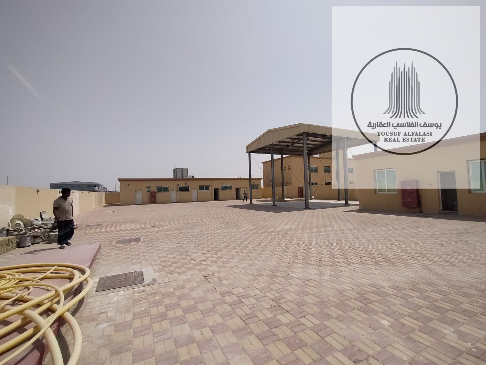 Hawta + Showroom, on a main street, Hawta electricity 40 kW, Showroom 20 kW