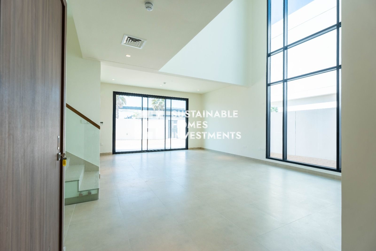 Sophisticated Duplex | Vacant | Refined Lifestyle