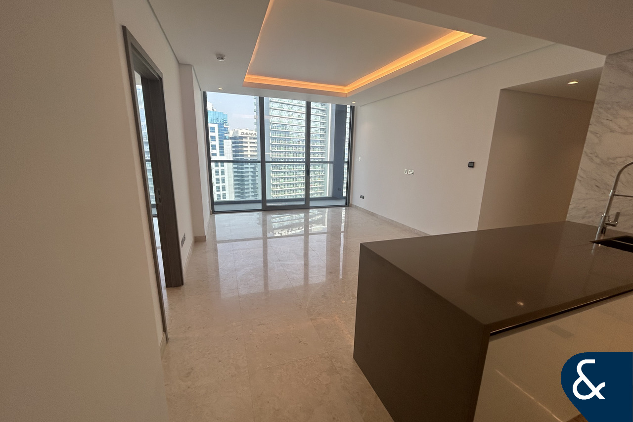 Large Layout | Vacant | Canal Views