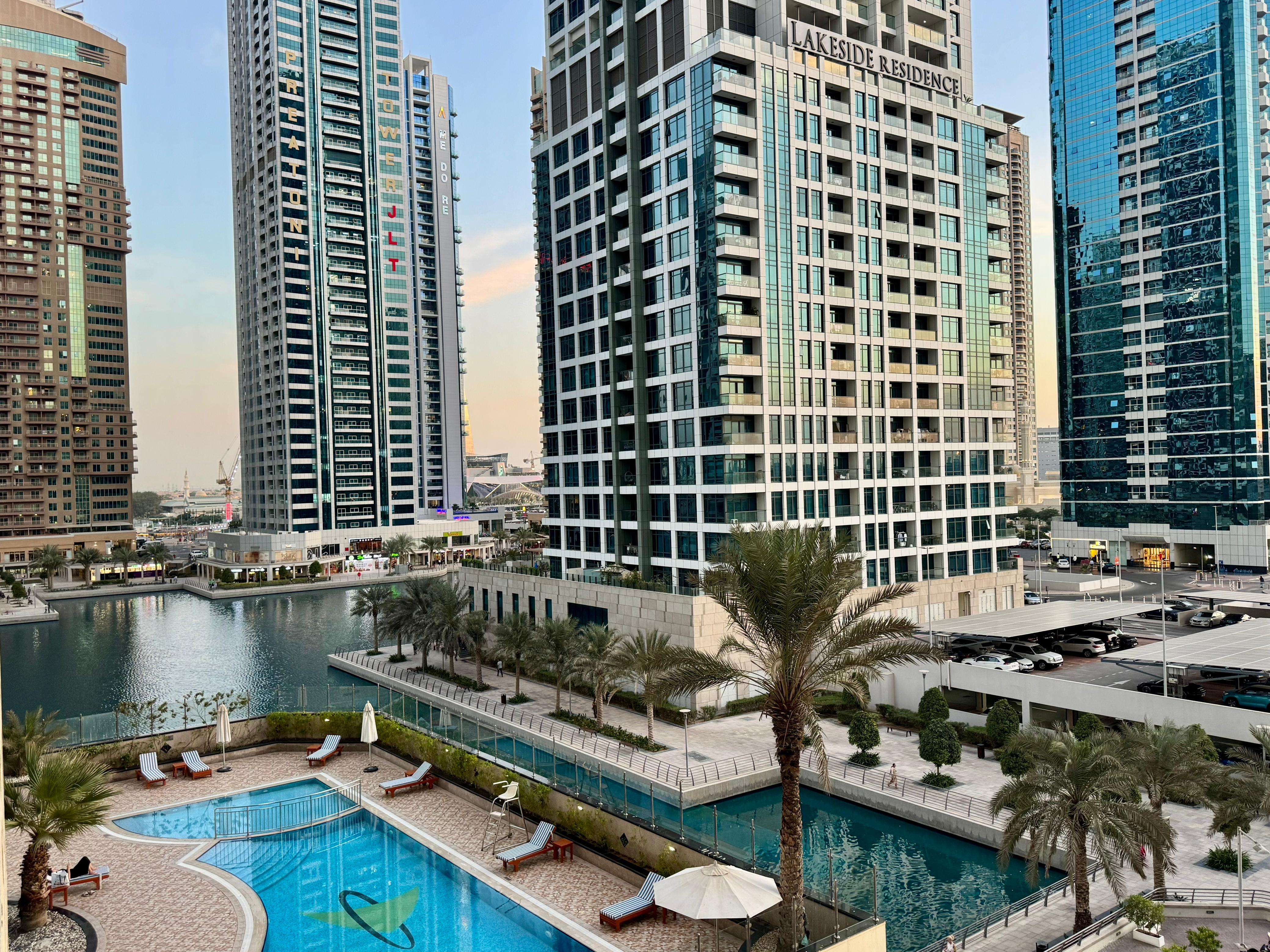 Lake View 1BR | 3 Min to Metro | Bright Apartment