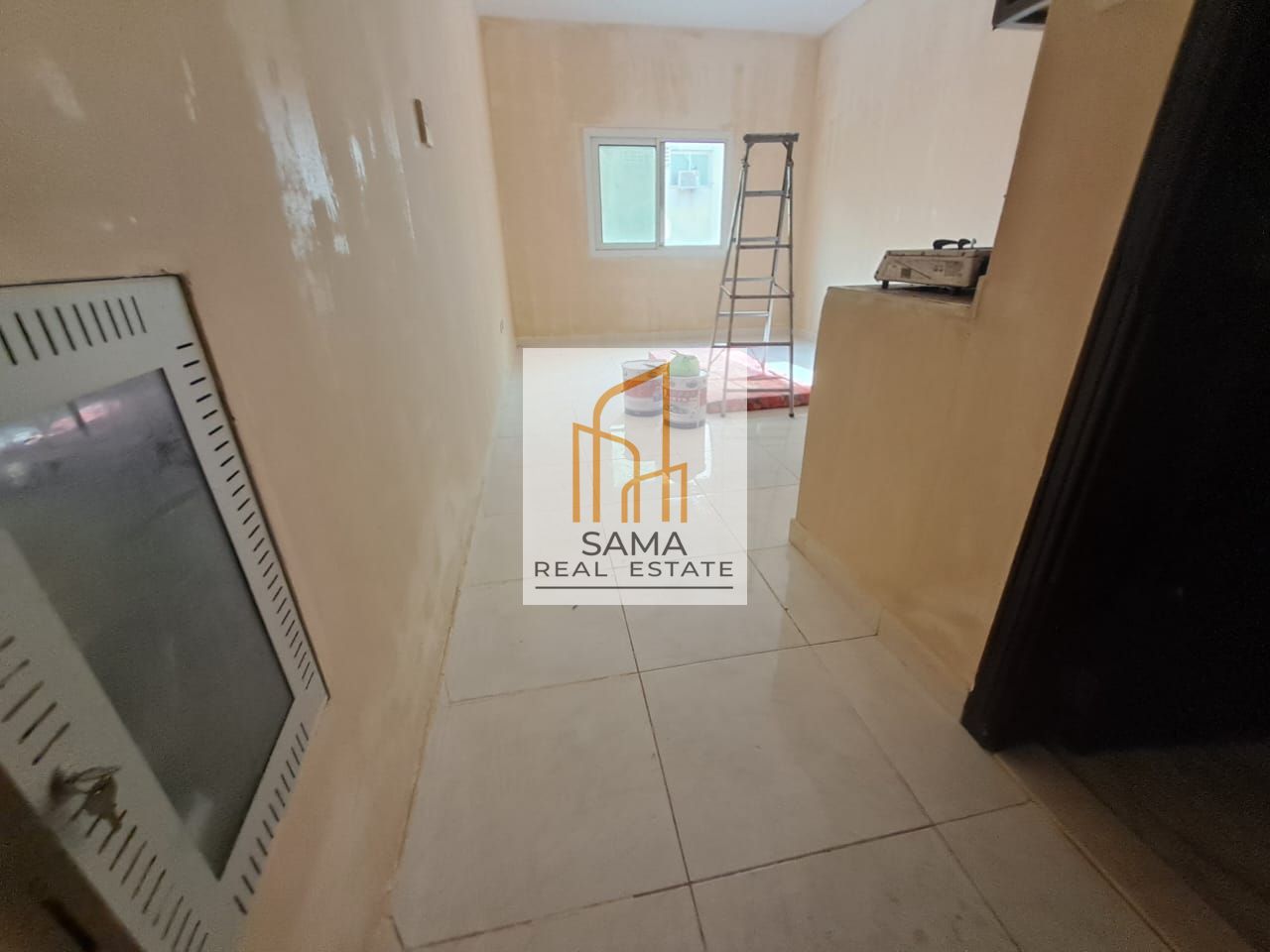 Spacious studio flat close to madina shopping center for family with central ac rent 21k only