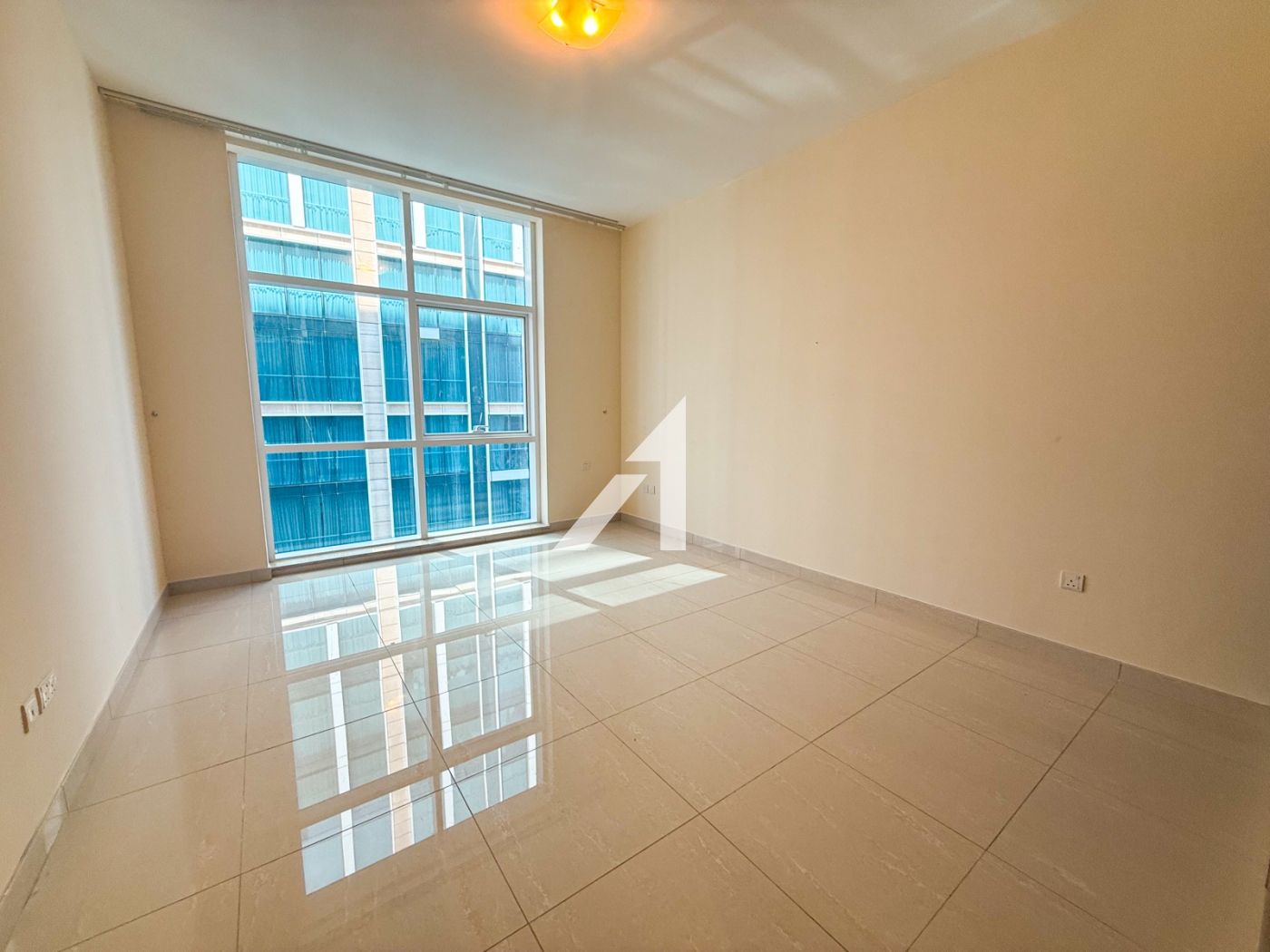 Spacious 1-Bedroom | Central Dubai Prime Location