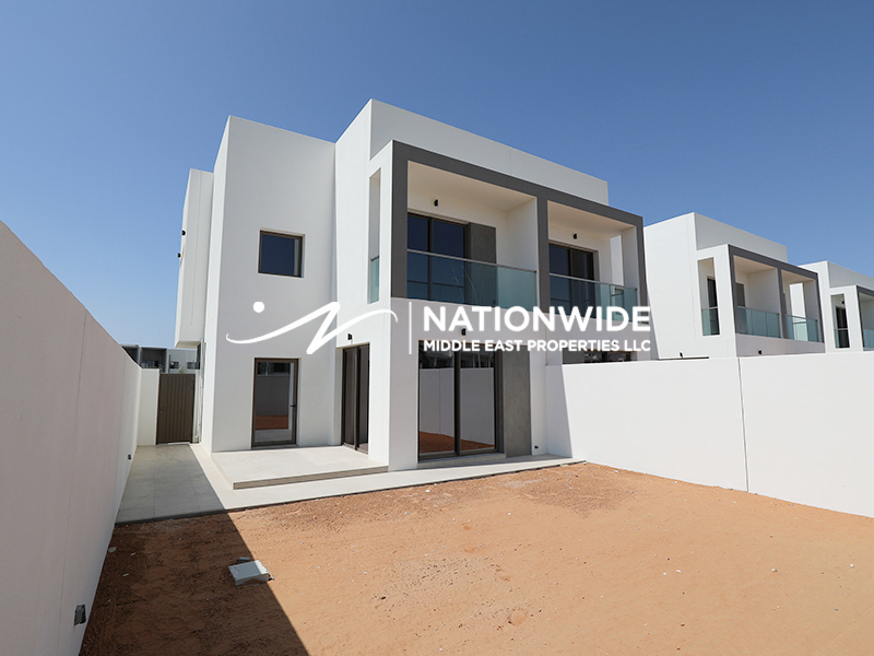 Modern 2BR TH | Corner Single Row | Cozy Living