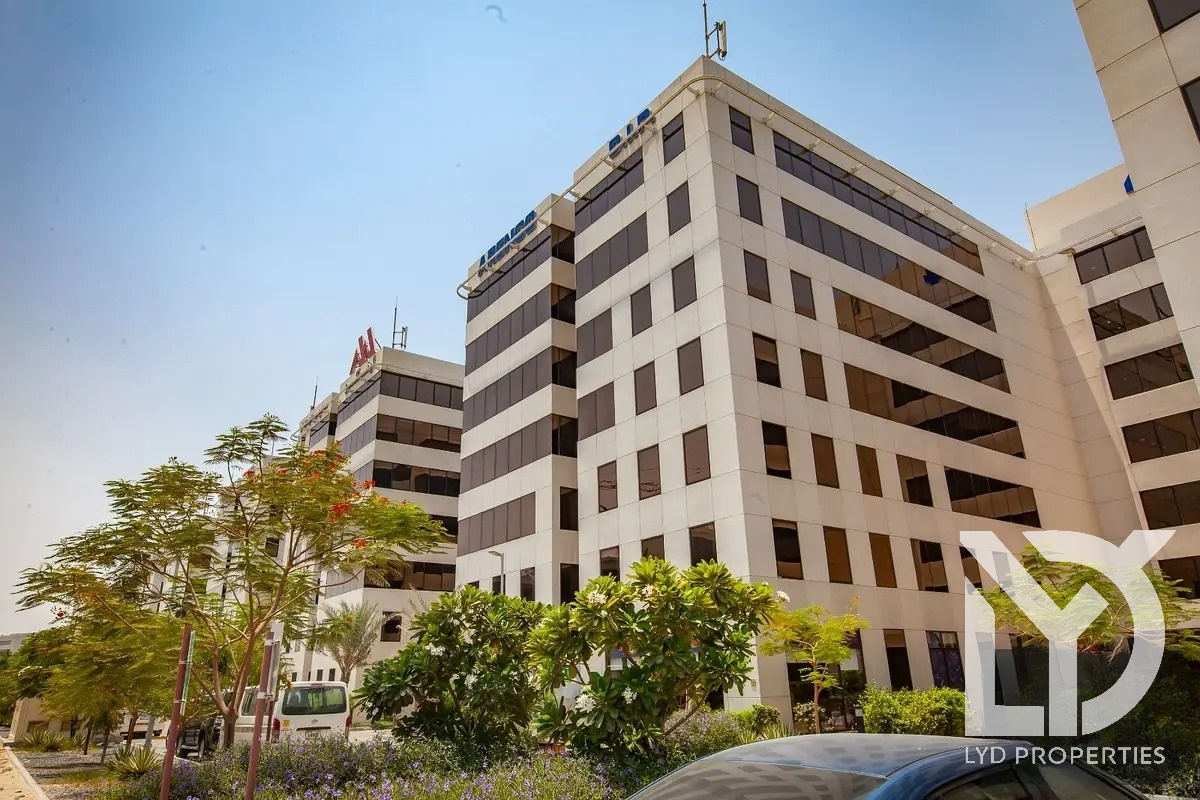 HALF FLOOR | FITTED | PRIME LOCATION | BEST PRICE