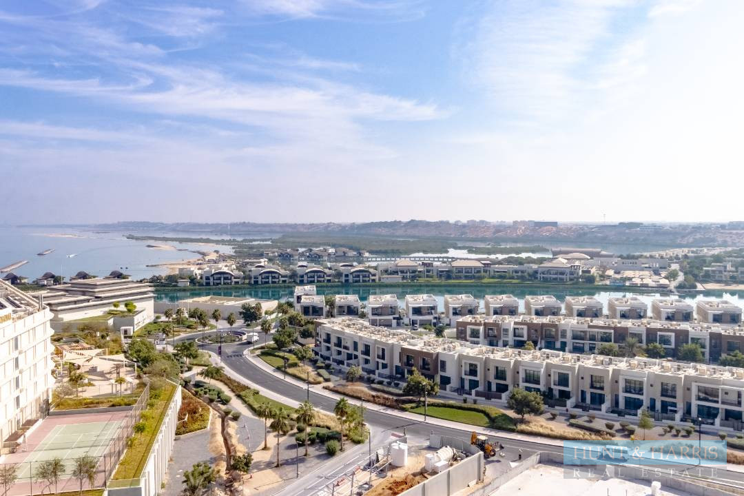 High Floor One Bedroom for Sale - Central Bay - Canal & hotel view