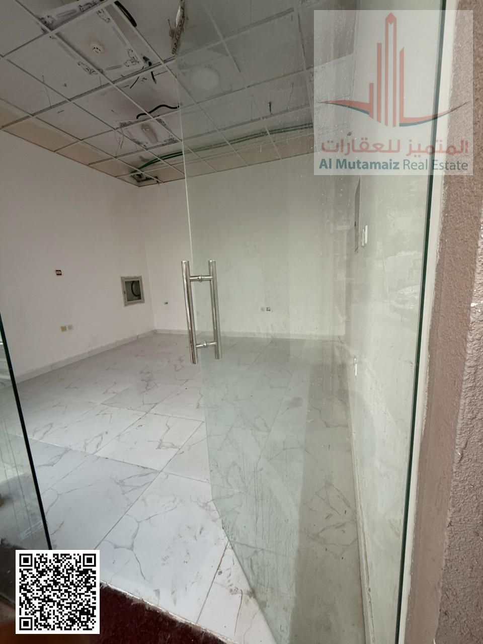 For sale in Ajman, a commercial building in Al Rawda 3, on a main street - G+1 corner lot with 3 street frontages. Area: 7200 sq ft. Asking 4250000