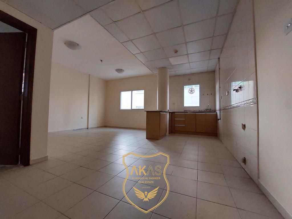 BIG SAIZ STUDIO FLAT WITH SEPARATE KITCHEN CENTRAL AC CENTRAL GAS