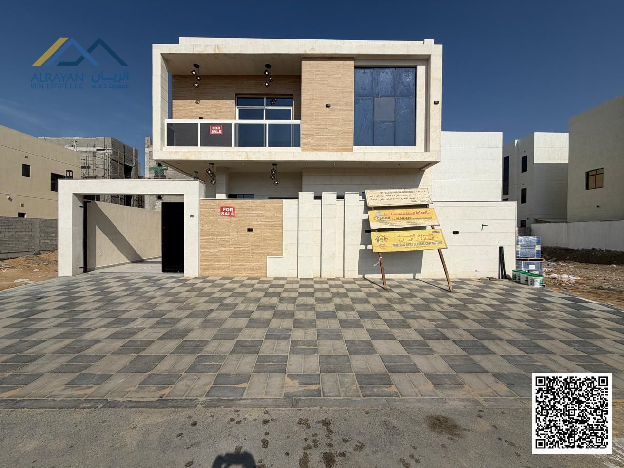 A villa with 7 rooms, 2 living rooms, a corner majlis, and a waterfall. Freehold ownership. Prime location.
