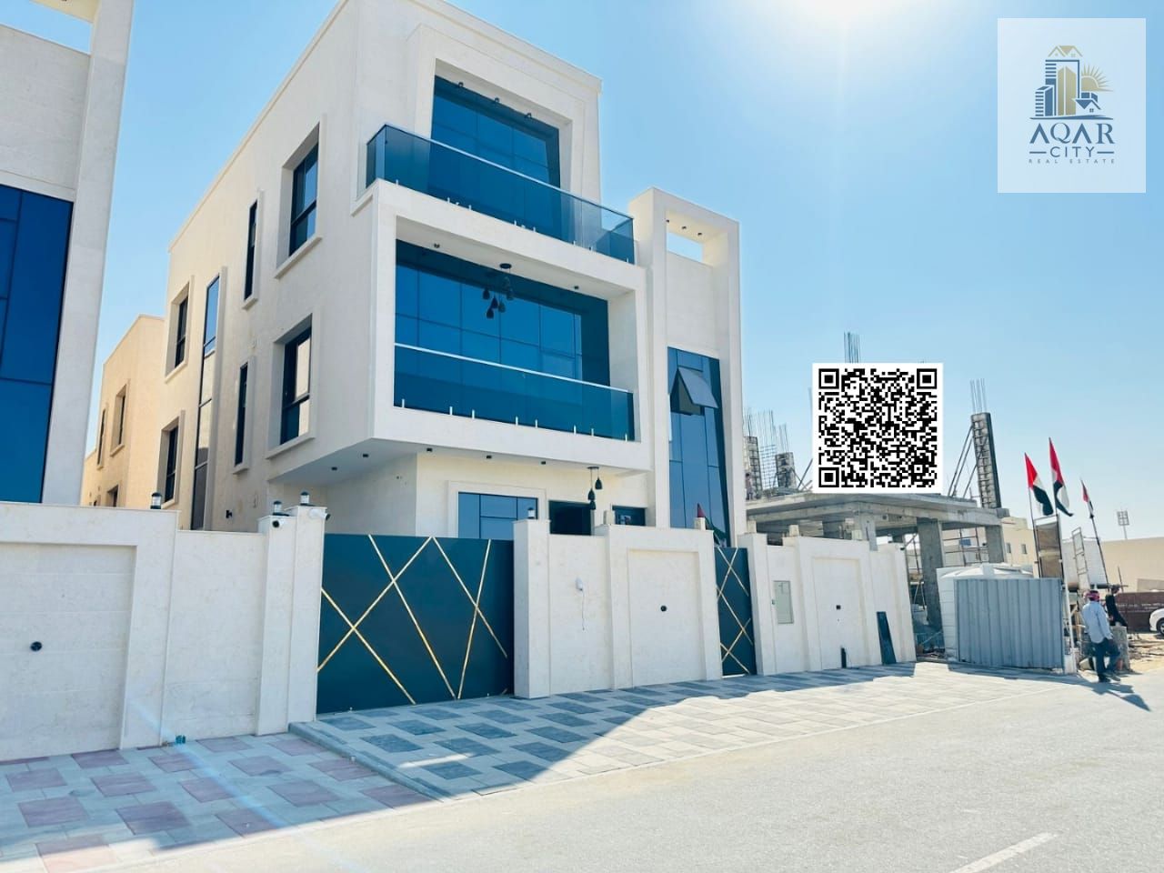 **A strategic location near all services Including water, electricity, central air conditioning, a swimming pool, a shelf, 7 bedrooms, negotiable, and a large area **Easy access to main roads**elevator (for all services) **A quiet and family neighb