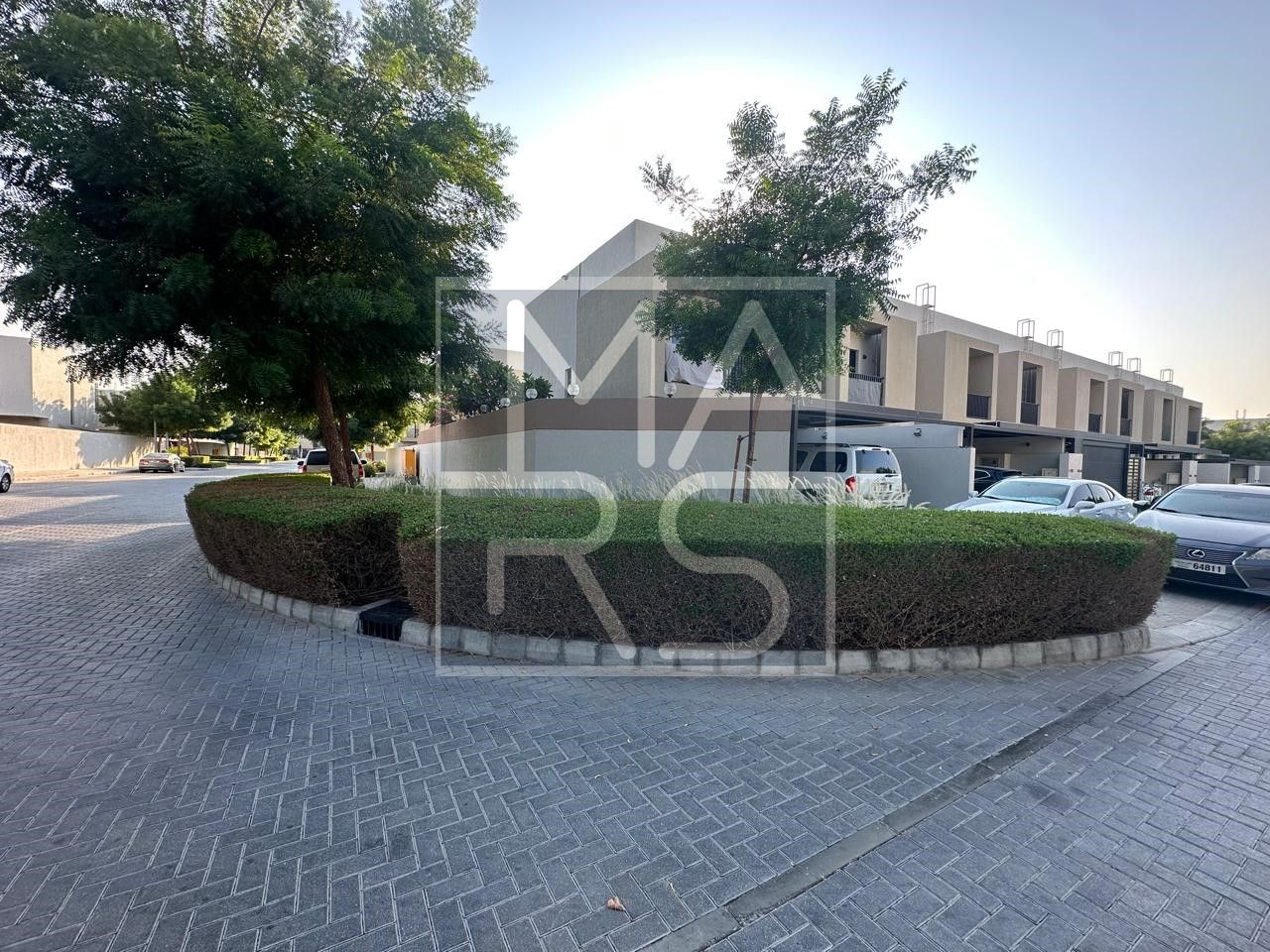 Corner 3bhk | Luxury Community | Spacious Modern HOME | Ready to move NOT Rented
