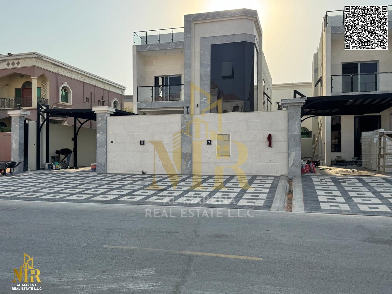 Villa in a prime location near Sheikh Ammar Street, just steps from the mall, 5 master bedrooms with pool, special price