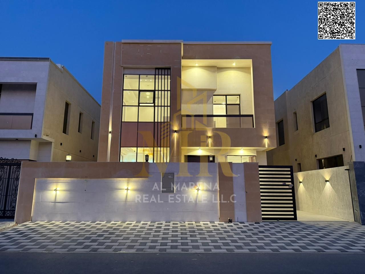 **Strategic location near all services, excellent location on a main street next to a mosque and Al-Rahmaniya shops. Negotiable price and spacious are