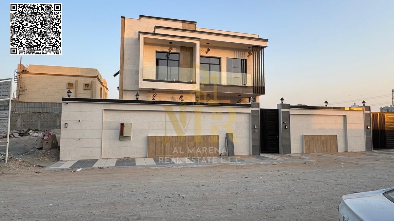 For sale: Villa with an area of 6200 square feet, including central air conditioning, at a very attractive price. It features five master bedrooms,