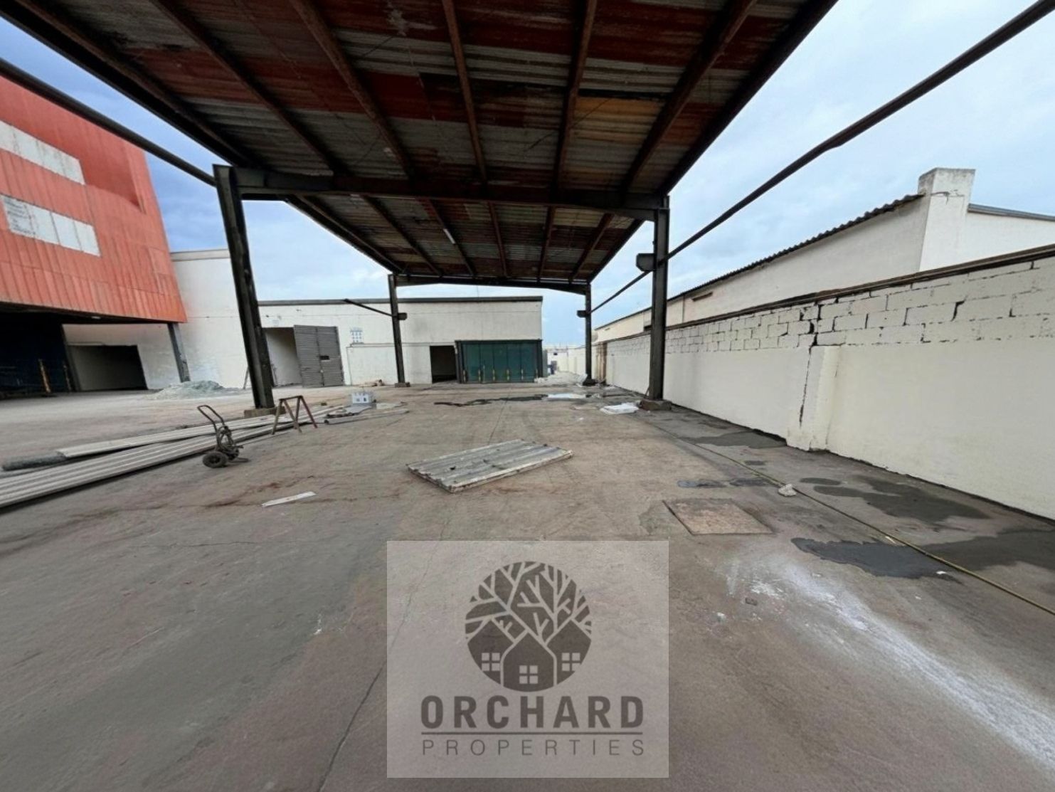 20000 SQFT OPEN YARD/200 KW ELECTRICITY POWER/2 SHADES/OFFICE,KITCHEN,WASHROOM/FRON OF ROAD/ALLOWED FOR AL ACTIVITIES/RENT/RENT 4,99,999 DH