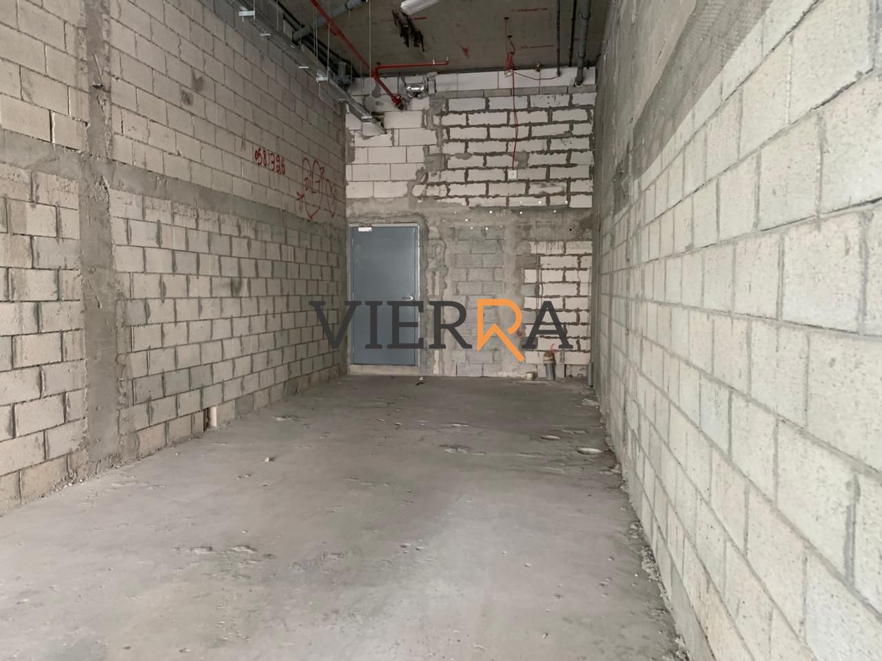 Ready to Move in | Spacious | Prime location