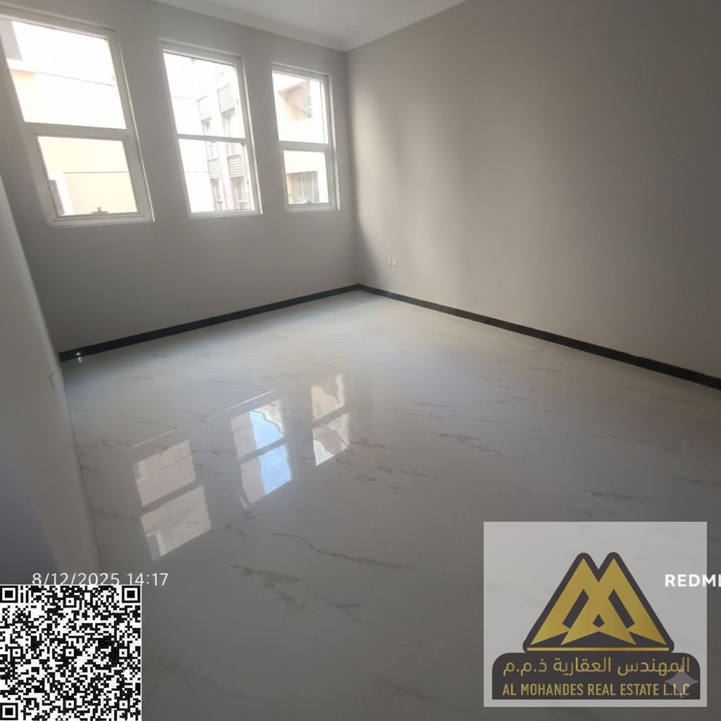 Master bedroom | Central air conditioning | Balcony | Spacious | Close to all services | Recipients payable