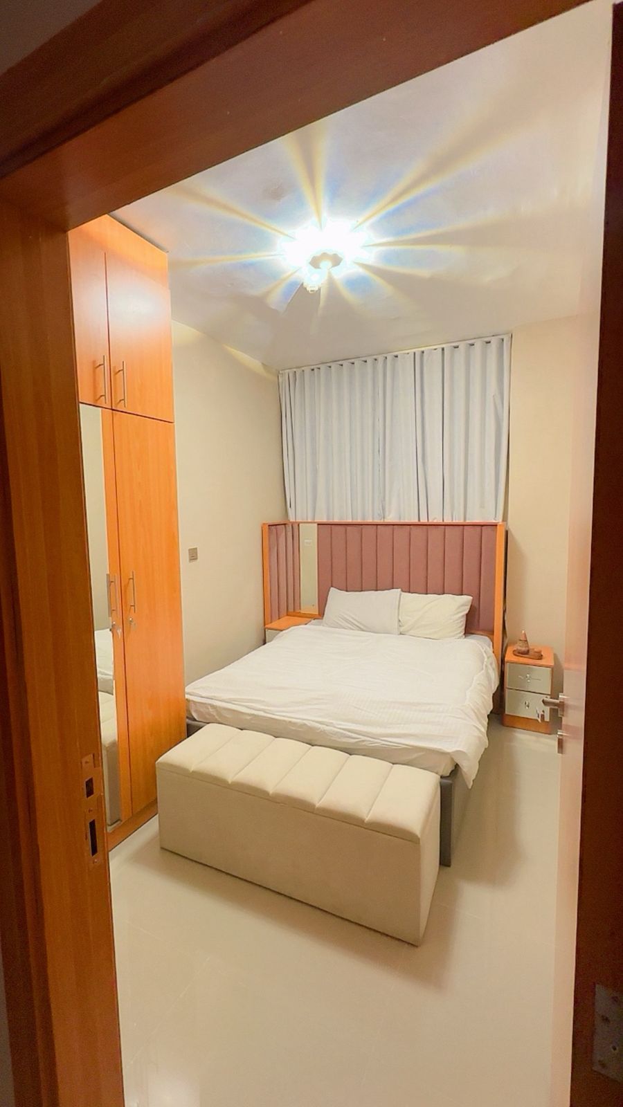 Short English translation (very concise) Furnished 3 BHK with maid’s room in Al Majaz Tower, Al Majaz 2. Ideal for large families.
