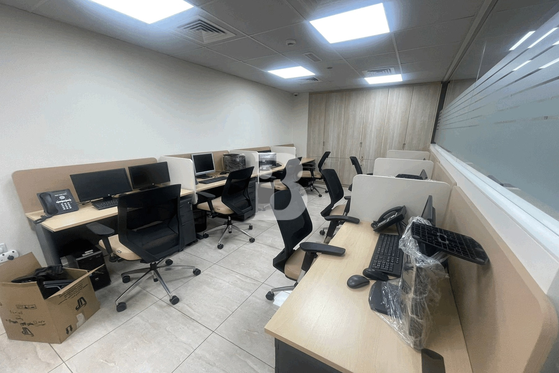 VASTU UNIT | VACANT| PREMIUM FIXTURES | 10 PARKING