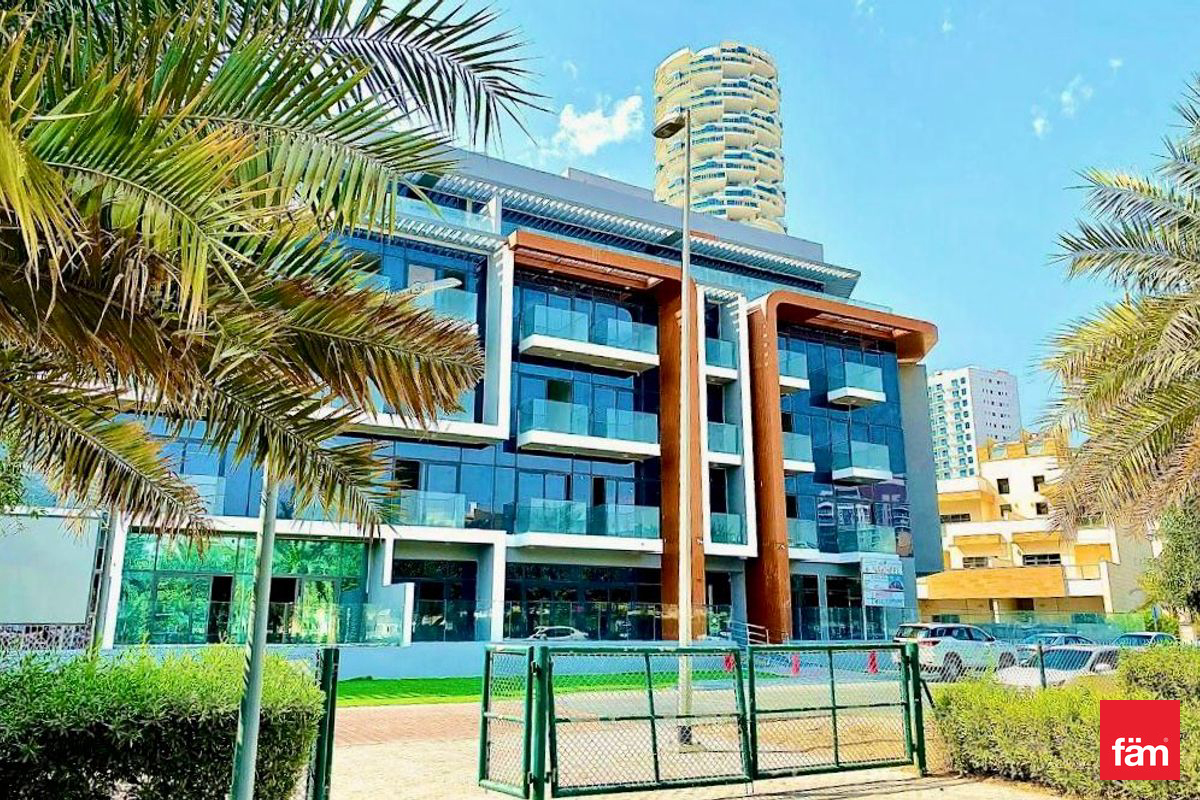 Exclusive! Best Layout, Fully Furnished, Upgraded