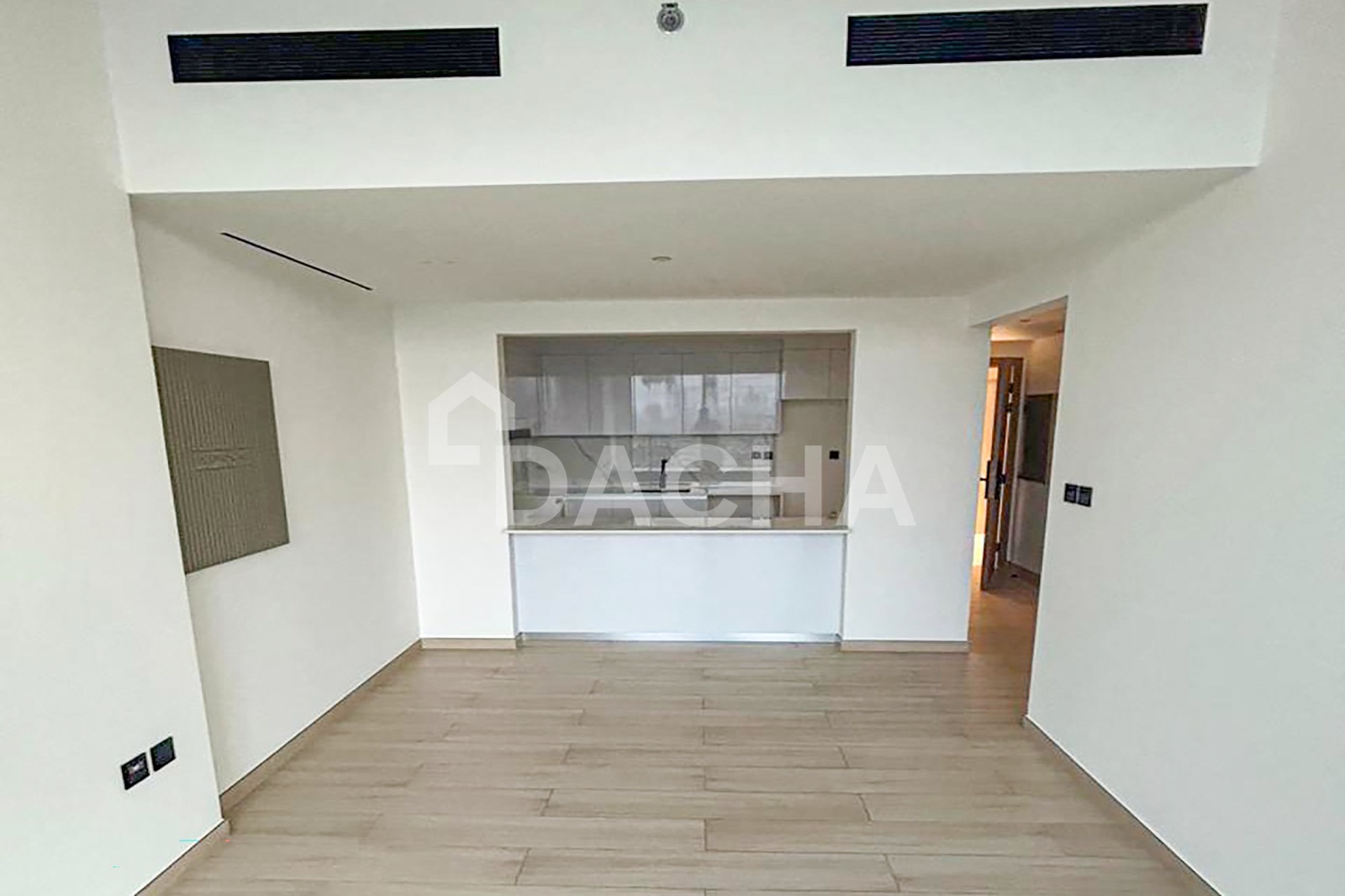 UNFURNISHED | MARINA VIEWS | VACANT