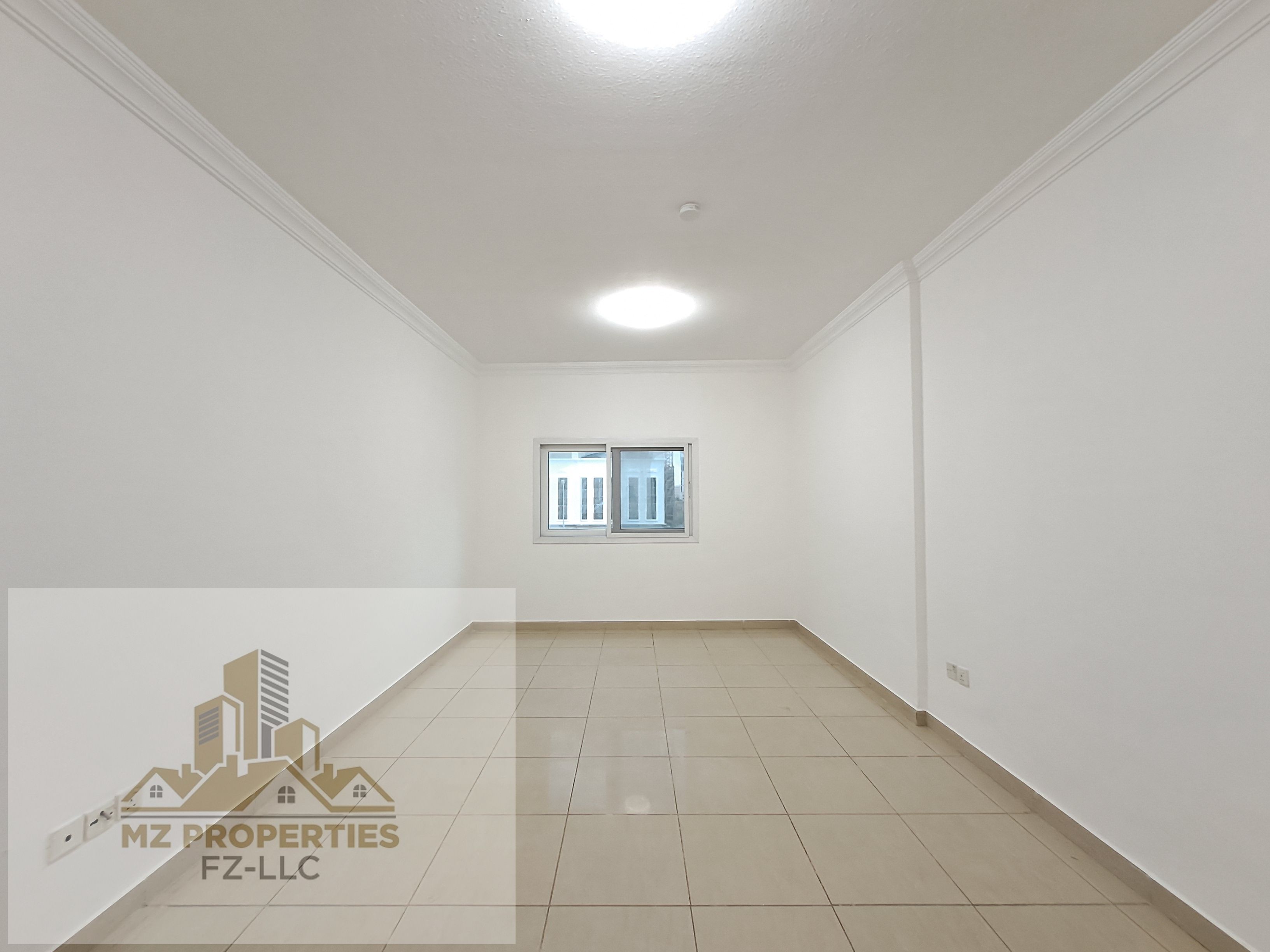 LIKE NEW BUILDING ! 2 BEDROOMS CLOSE HALL ! IDEAL LOCATION ! REASONABLE PRICES ! IN 33999