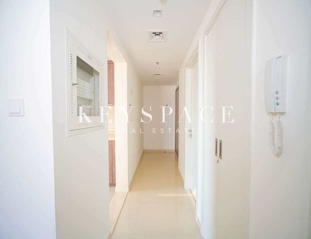 Exceptional Deal | Stylish Apartment in Vibrant Locale | Resale