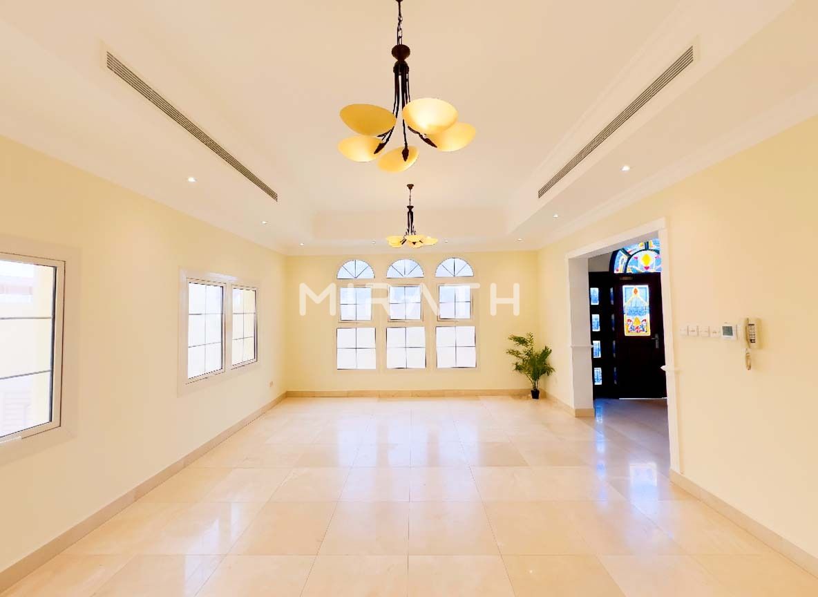 Spacious Villa | 4 cheques | Prime Location