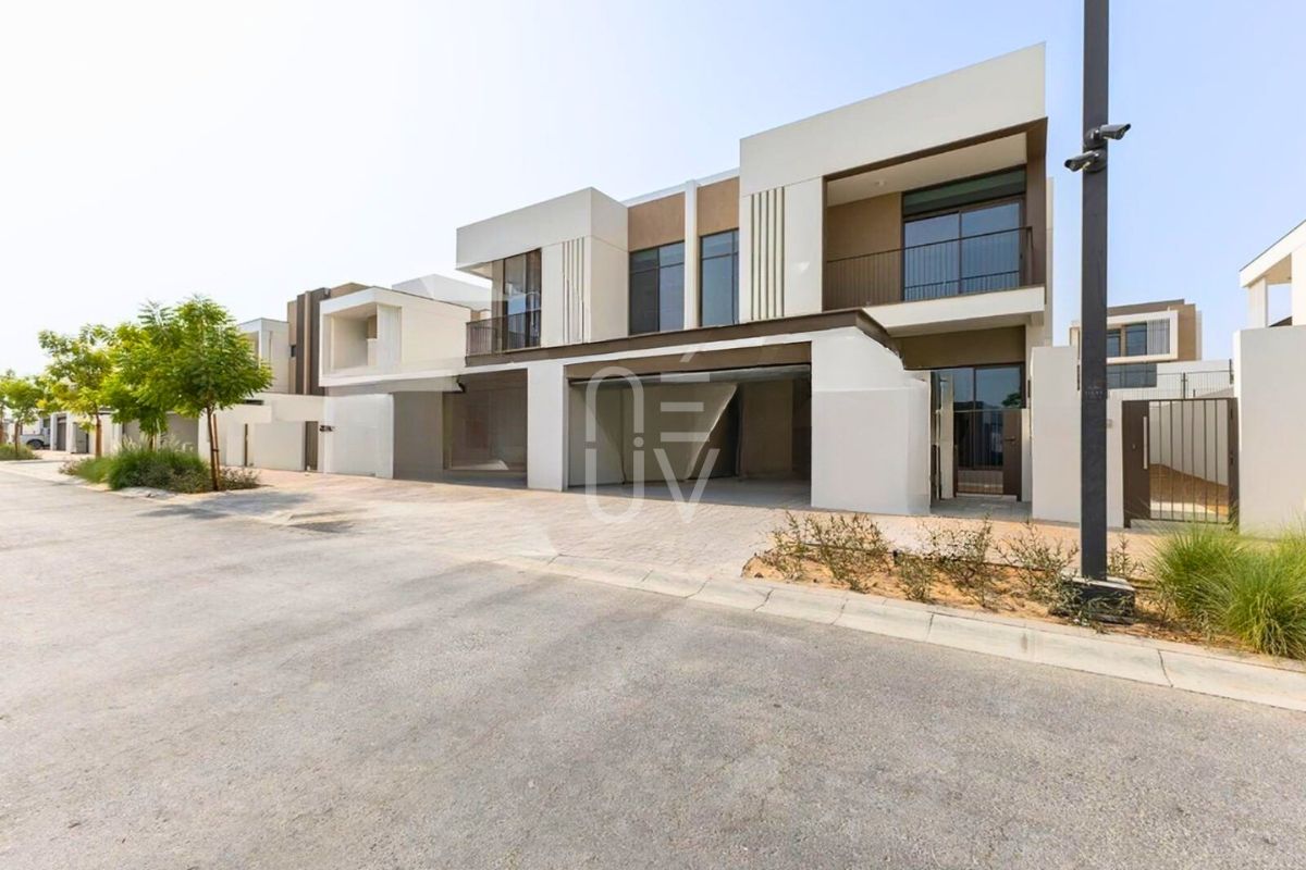 Modern Space | Wide Layout | Family Living