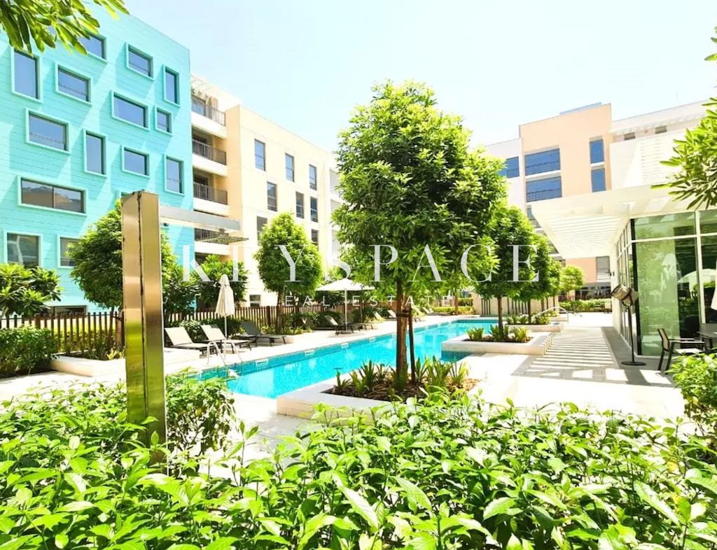 Spacious City Apartment | Minutes from Downtown | Resale