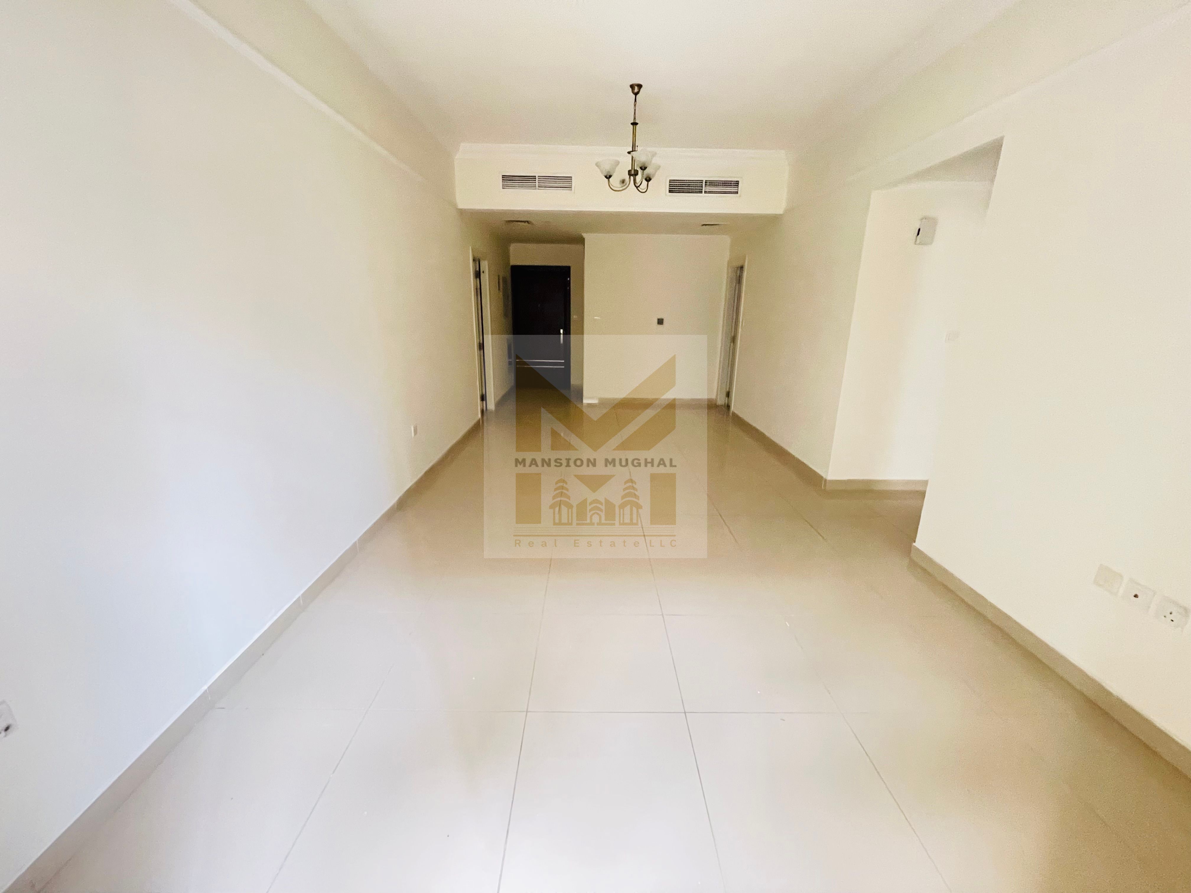 Luxury & Lavish 3-Br//Bright & Spacious//wardrobe & Balcony + Open View//1-Covered Parking//4 Chqs