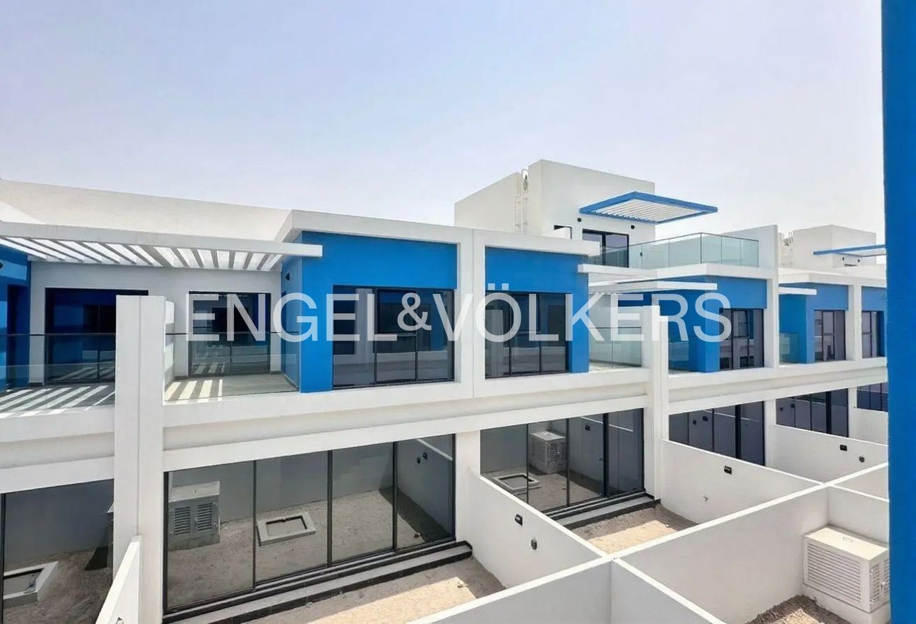 Mediterranean Lifestyle | Lagoon Access | Modern