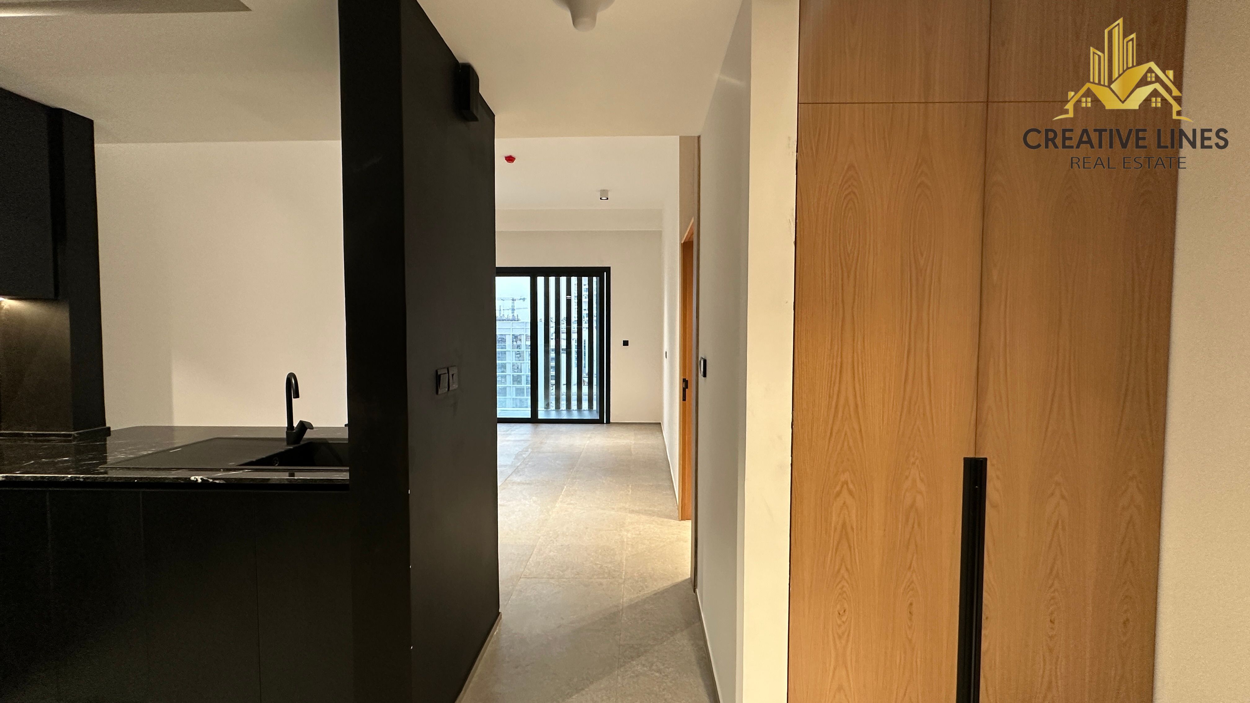 Spacious Apartment Good layout One Bed Room Available