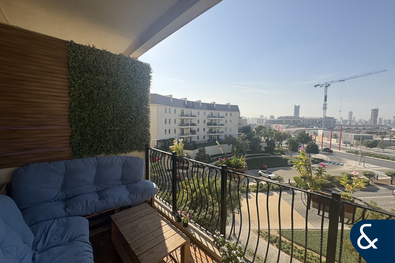 Upgraded | Rare unit | Spacious Layout