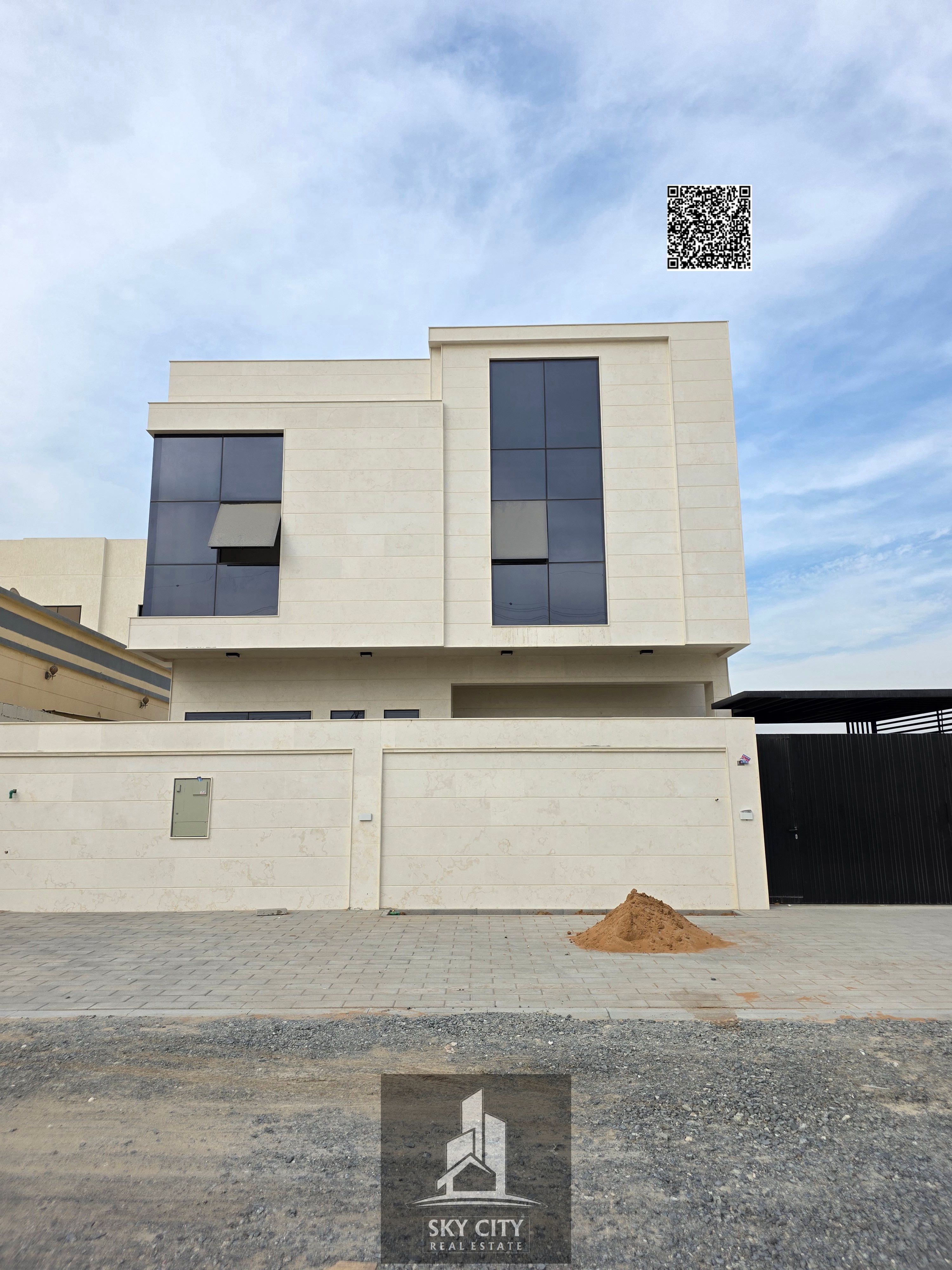 A great villa for sale in Al Yasmin, with a distinctive finish and a side yard.