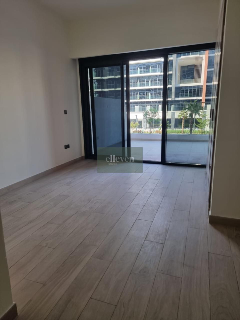 Studio / Amazing price / Friendly community