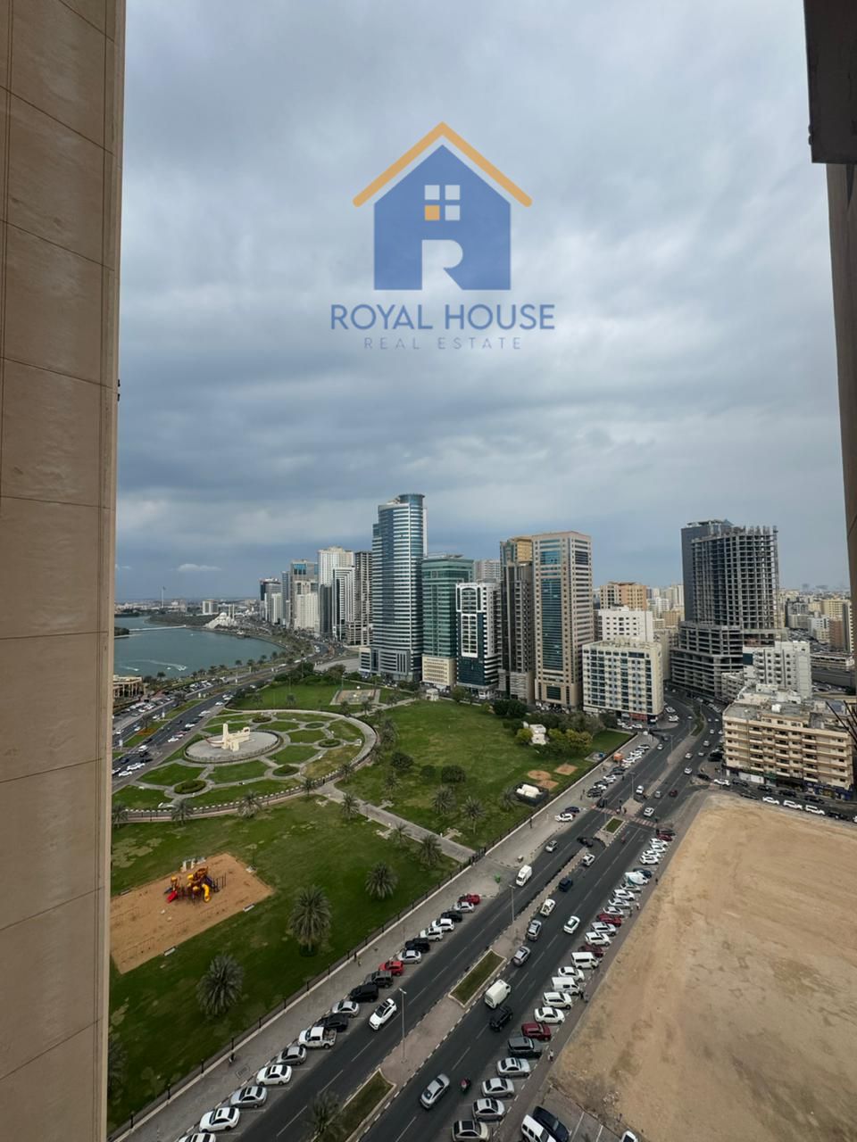 Three rooms and a living room for sale