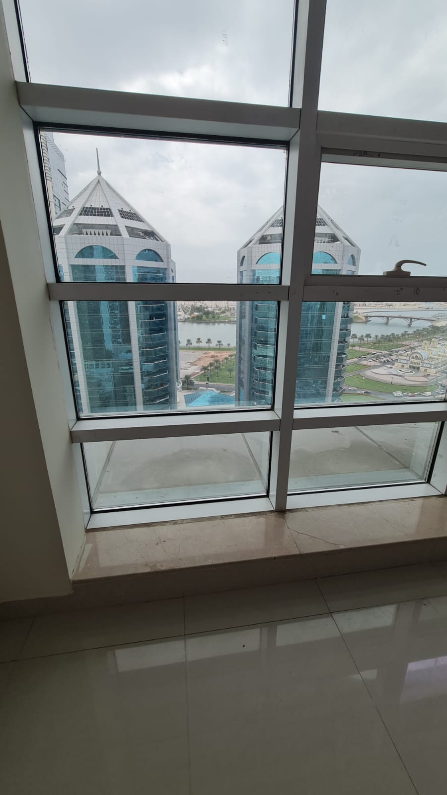 Live in Luxury – 3 Master Bedroom Apartment with Gym & Pool