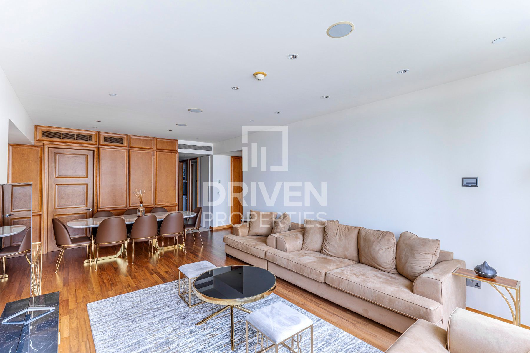 Study Room | High Floor | Fountain View | Vacant