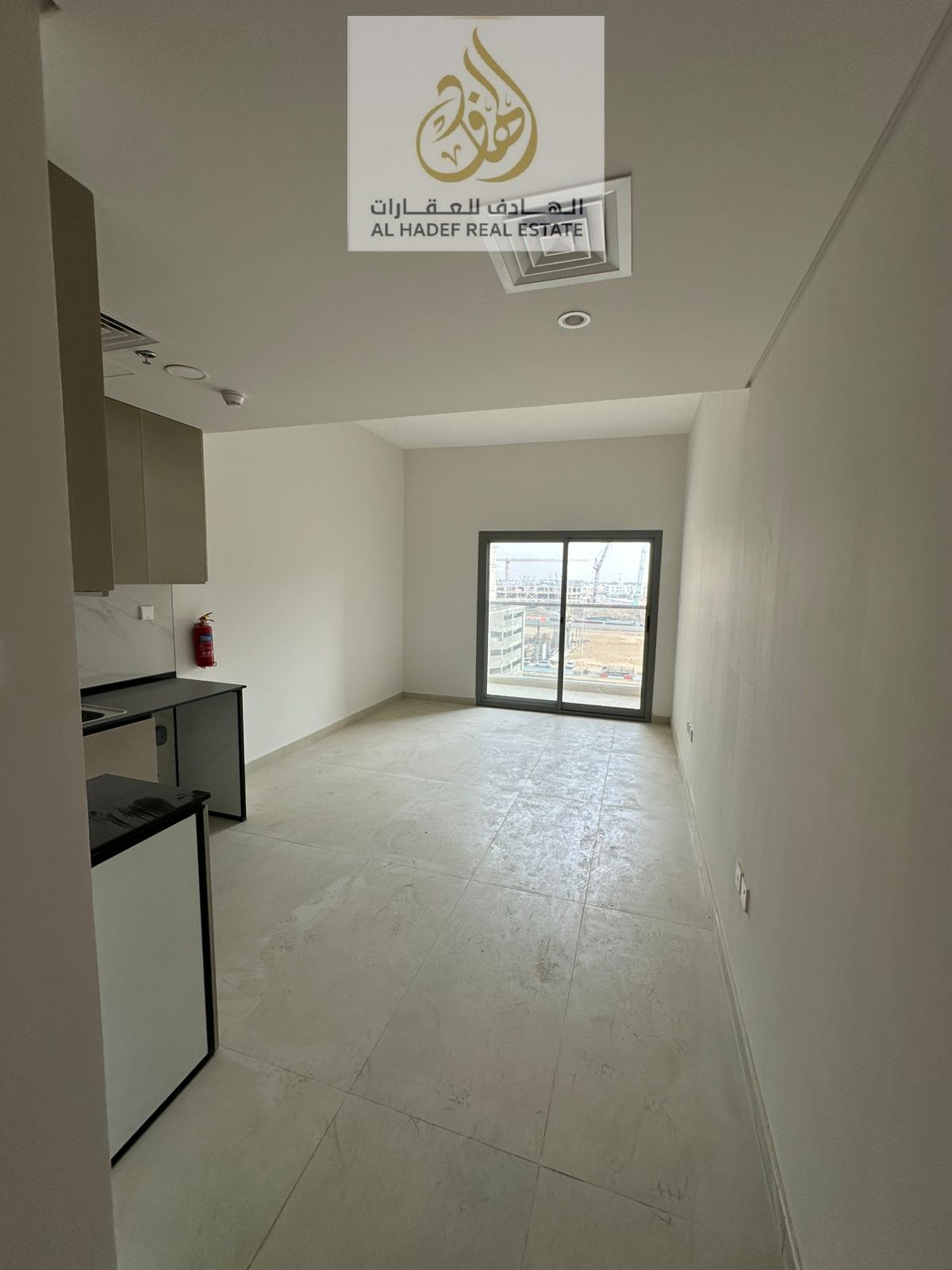 Studio apartment with immediate occupancy, freehold ownership, open to all nationalities.