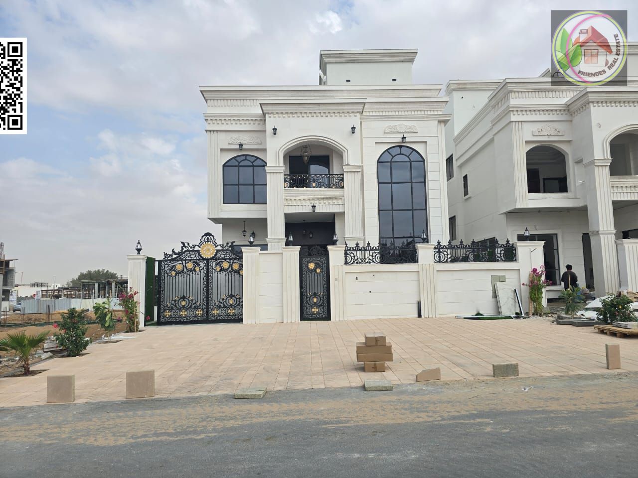 Luxury Villa Description – 3 Floors | Stone Facade | 7 Master Bedrooms | Super Lux Finishing | Classic Design