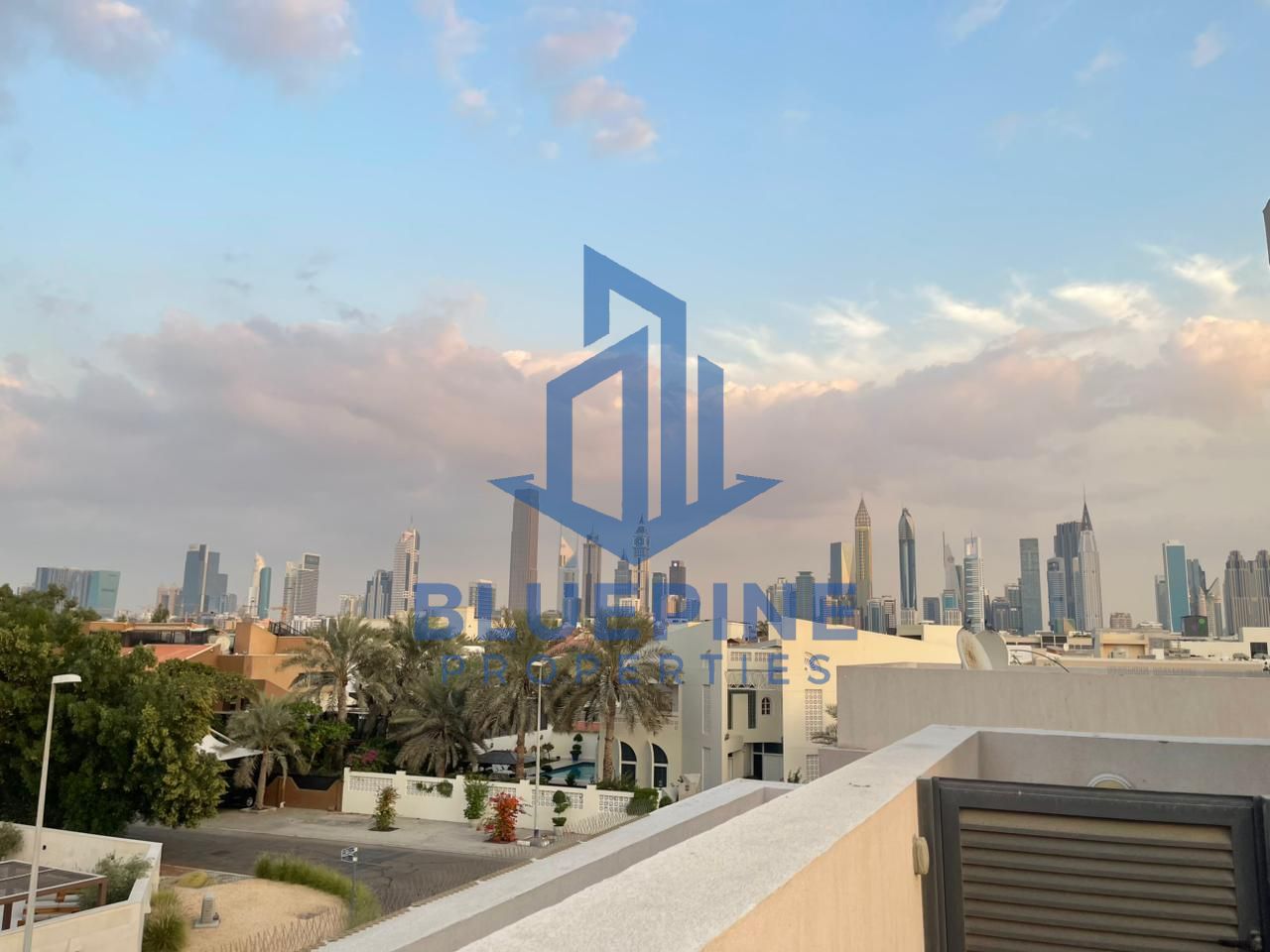 Luxury 4BR Villa | Private Pool | Jumeirah 1 –
