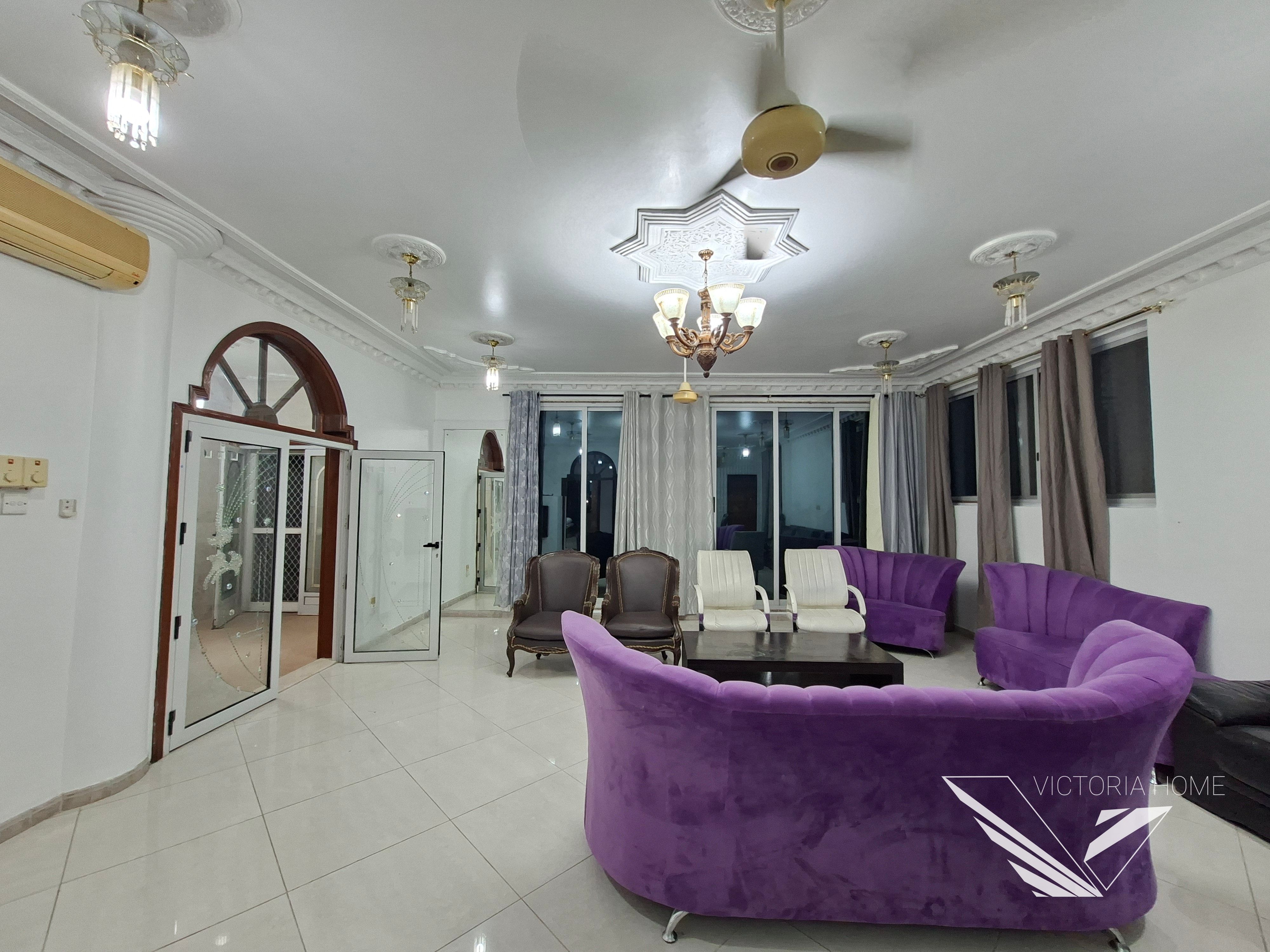 Spacious!4 bedroom villa double hall central gass inside parking al Azra sharjah