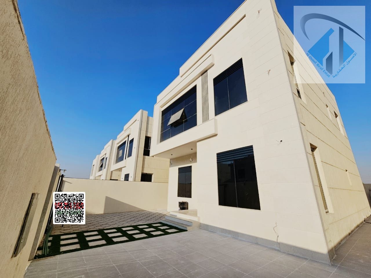 Stunning villa in a prime location, registration fees included, with a large yard, modern finishing, freehold ownership.