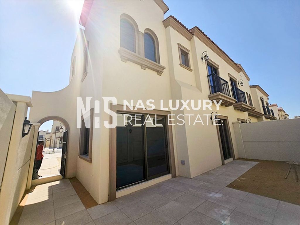 Middle Single Row | 5 Master bedrooms | Vacant