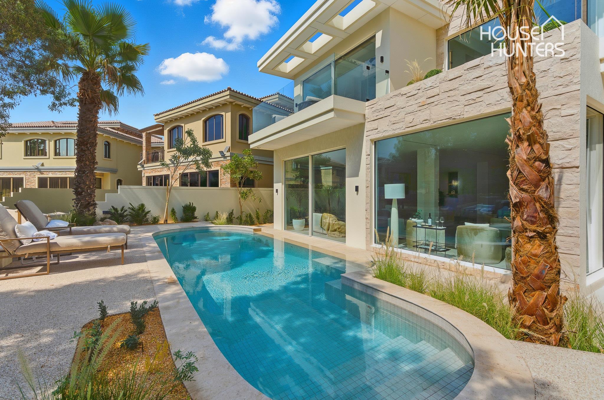TURN KEY | ON THE GOLF COURSE | 6 BEDROOM