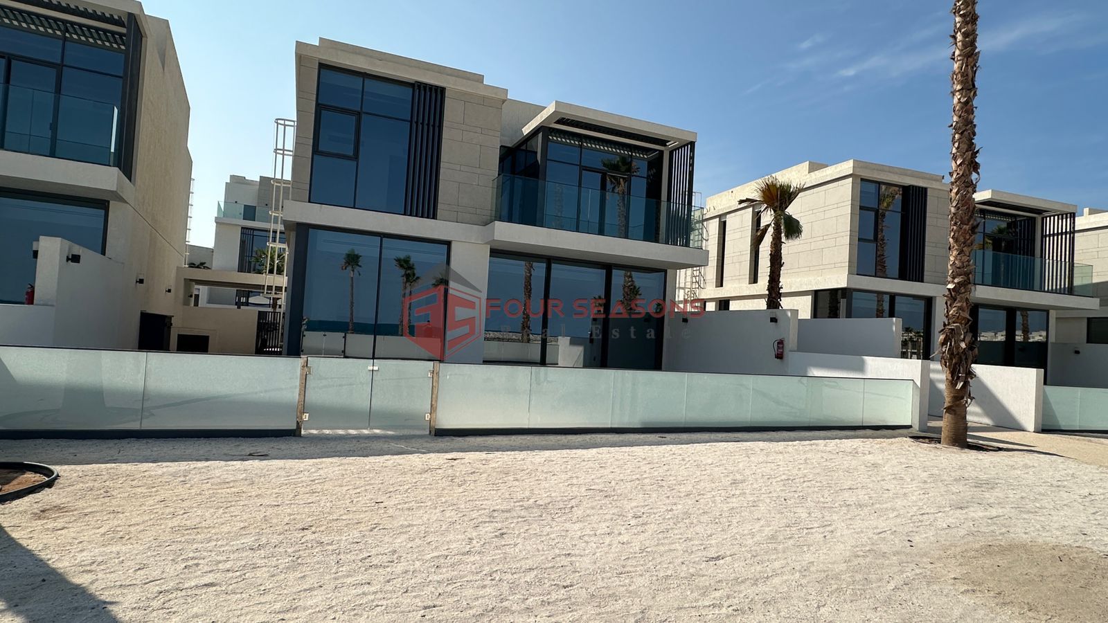 CASINO VIEW VILLA | BEACHFRONT 4 BDR + MAID | FREEHOLD