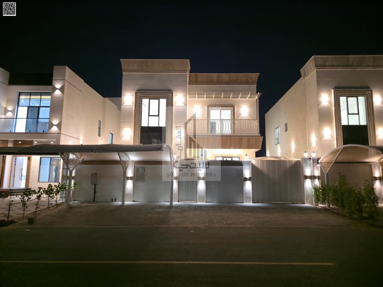 Luxury villa for sale, including central air conditioning, electricity, and water