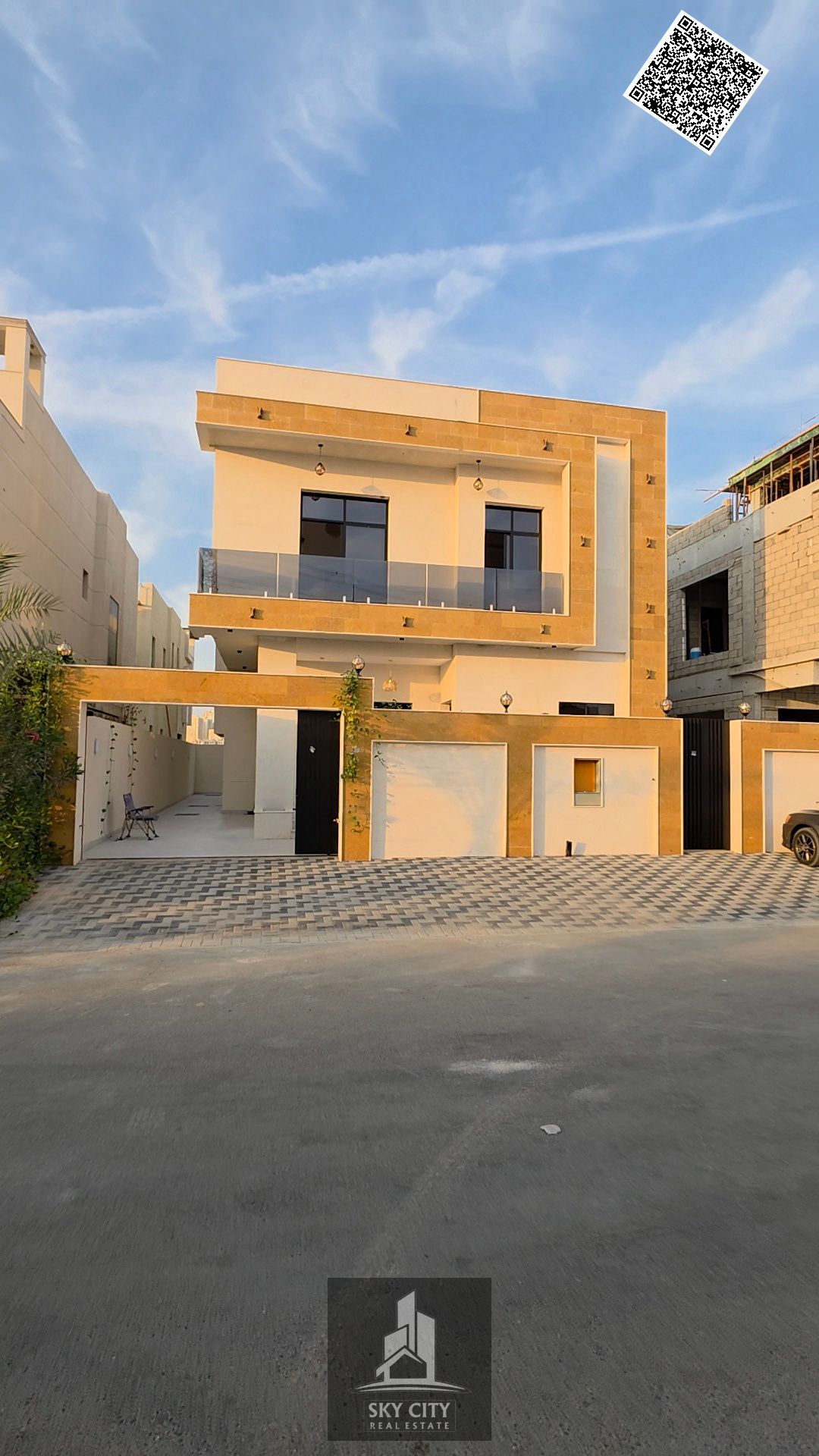 Ready to move in, opposite the mosque on the main street, villa with super deluxe finishing, prime location opposite a park, close to services.