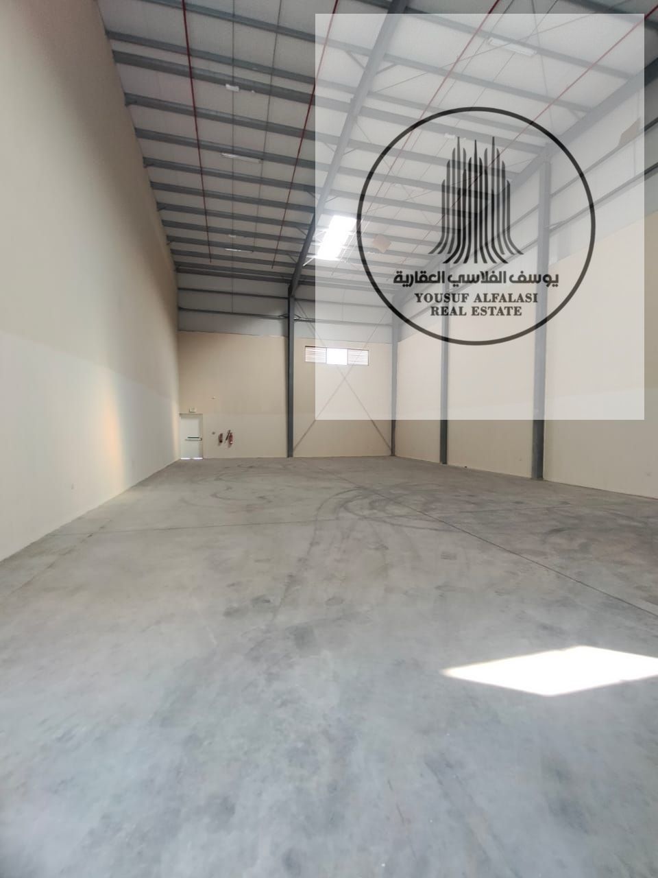 50 kW, showroom, ready immediately, suitable for all activities, prime location, easily accessible
