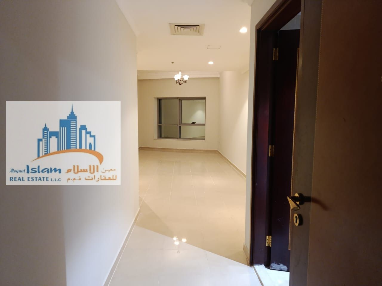 Take advantage of this opportunity to own a premium apartment in a prime location with exceptional features!